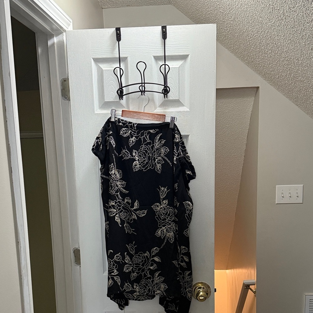 Maggie Barnes Black and Cream Floral skirt